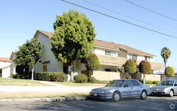 Building Photo - Franklin Luxury Apartments