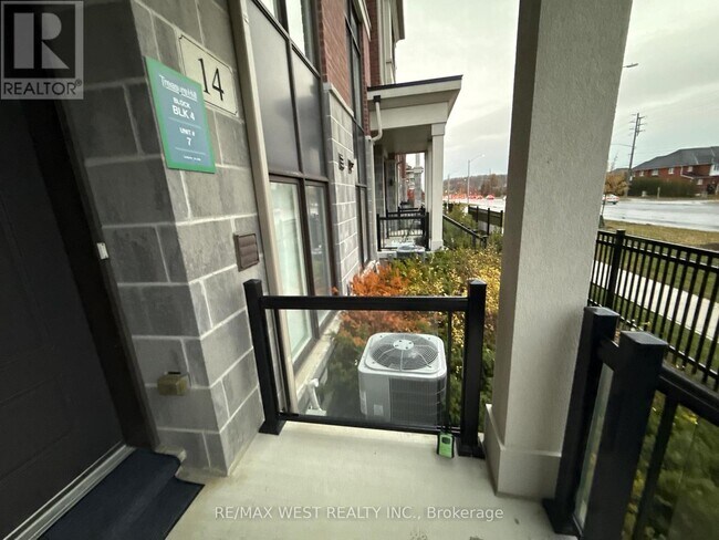 Building Photo - 14 Pantheon Ln