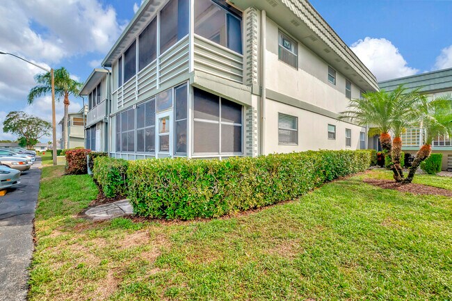 Building Photo - 65 Monaco Ct