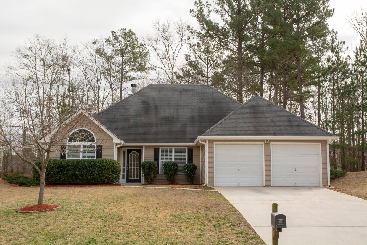 Foto principal - Charming 4BR / 3BA in Locust Grove!