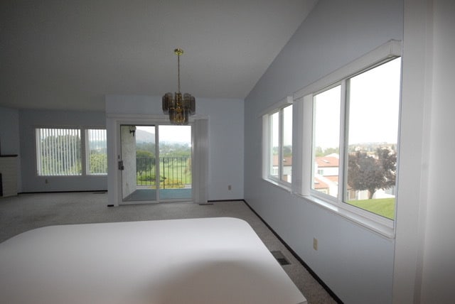Building Photo - Spacious Townhome with Expansive View and ...