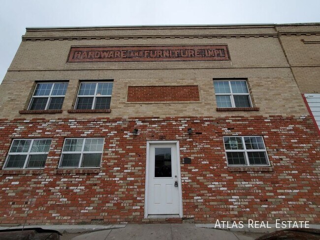 Building Photo - 105 W Union Ave