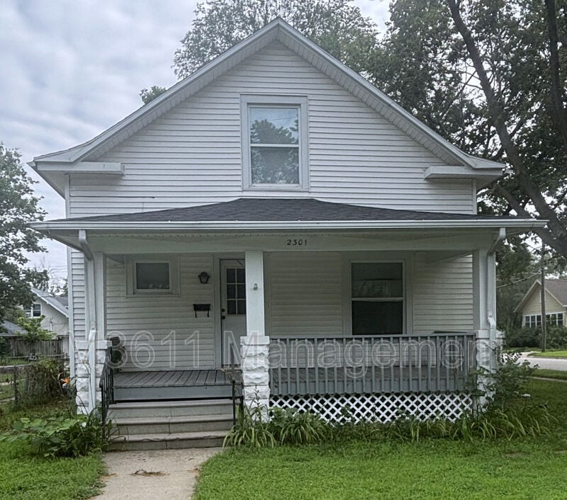 Foto principal - 2301 Dudley St
