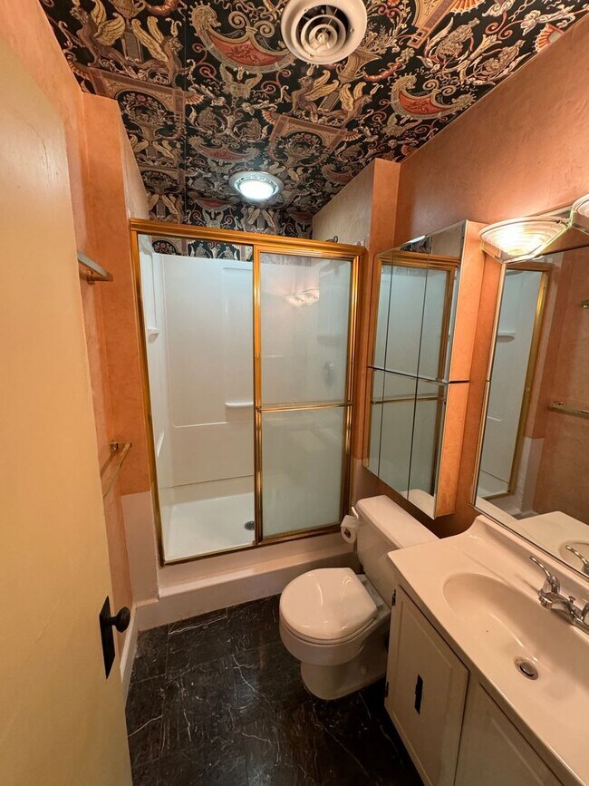 Foto del edificio - 219 N Main St