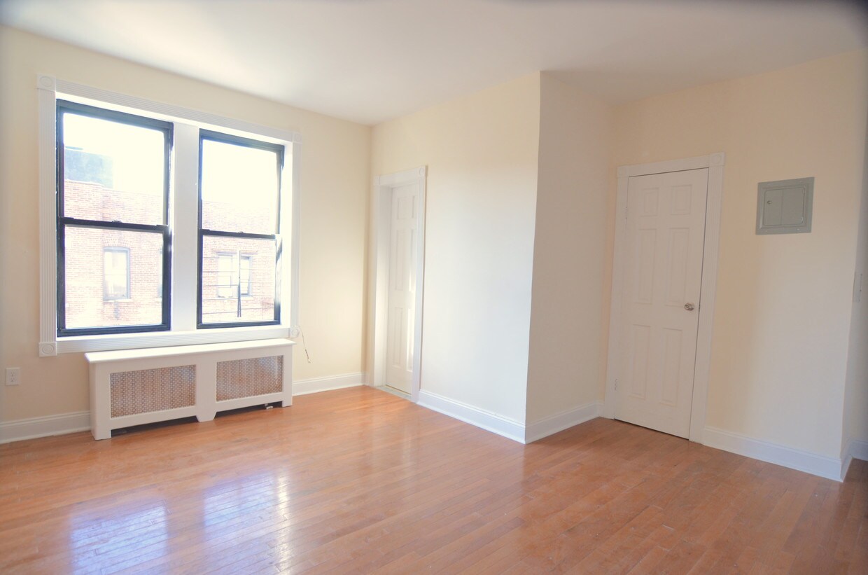 Primary Photo - 555 W 156th St
