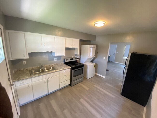 Foto del edificio - 220-226 S Smithville Rd