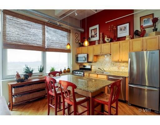 Building Photo - 500 S Clinton St