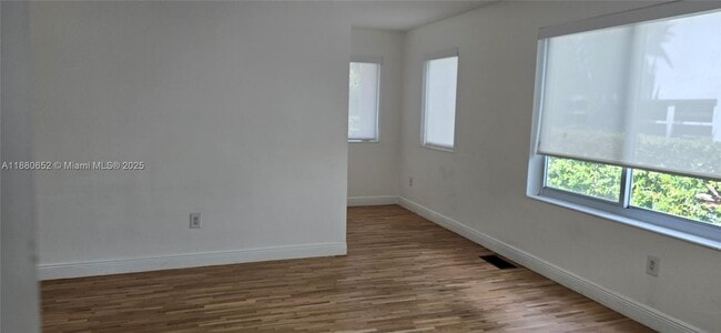 Building Photo - 3915 Ponce de Leon Blvd