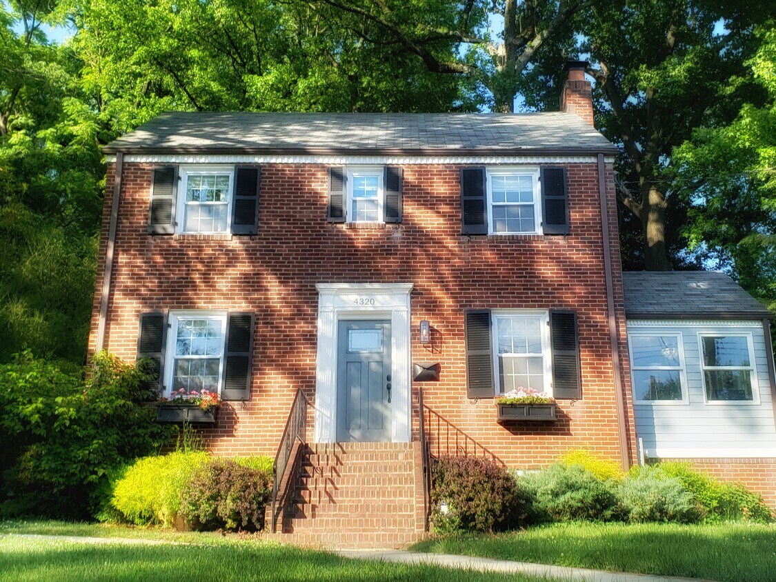 4320 Underwood St, University Park, MD 20782 House Rental in