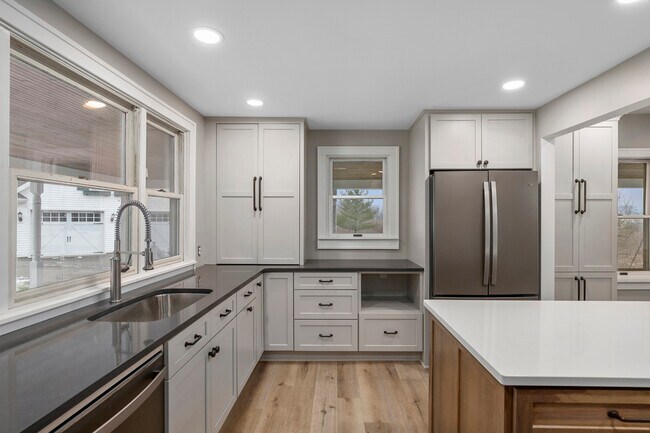 Foto del edificio - 2704 84th St SE