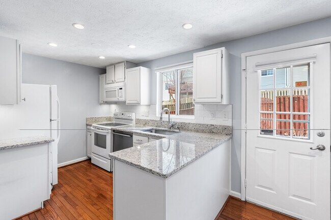 Foto del edificio - 19136 Willow Spring Dr