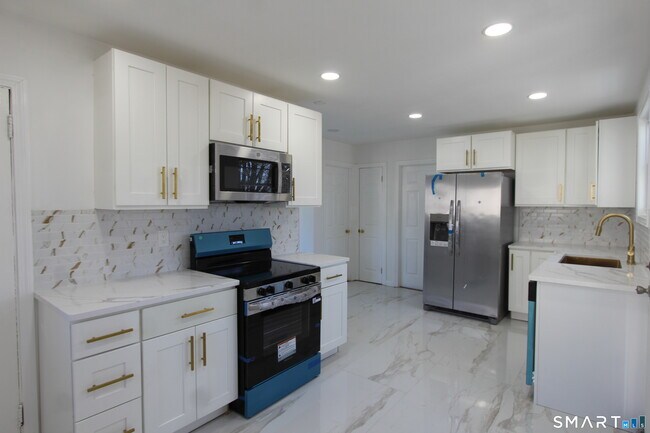 Building Photo - 52 Glen Haven Rd