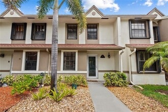 Building Photo - 247 City View Dr