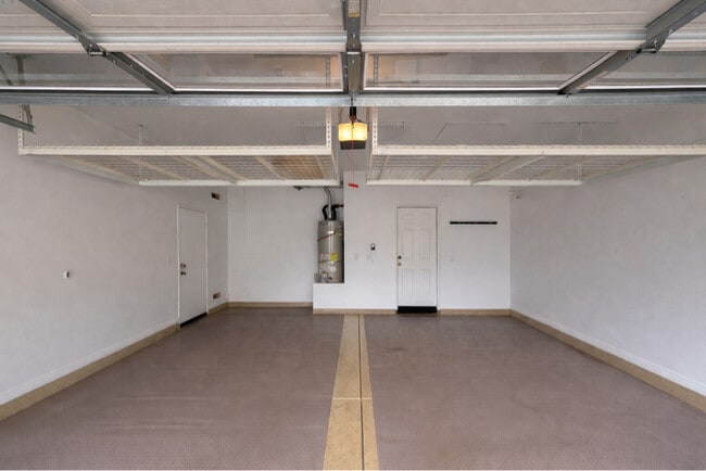 Building Photo - 16080 Begonia Ave