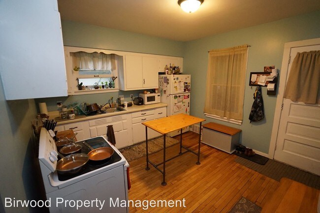 Building Photo - 169 Dunning St