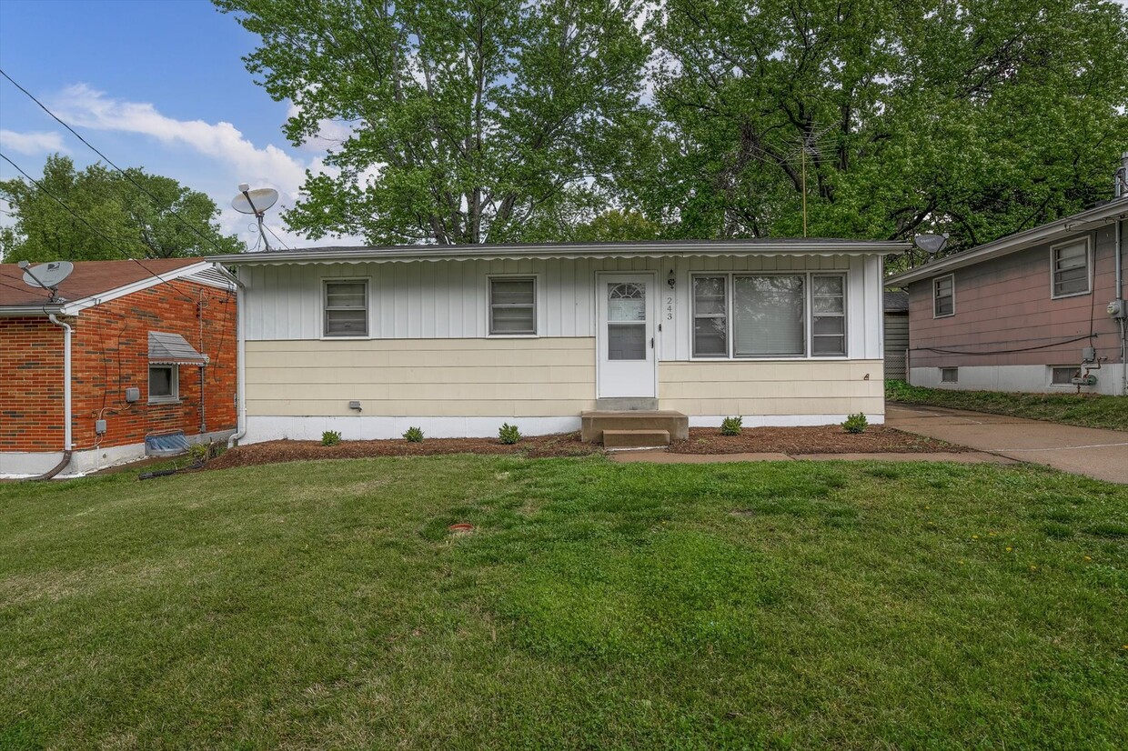 243 Reasor Dr, Saint Louis, MO 63135 - House Rental in Saint Louis, MO |  Apartments.com