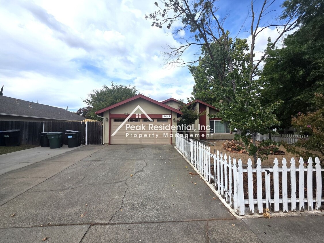 Spacious 4bd/2ba Sacramento Home with 2 Ca... - Spacious 4bd/2ba Sacramento Home with 2 Ca...