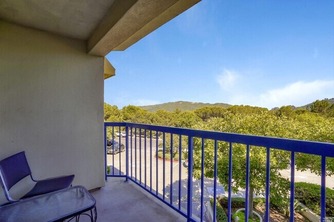 Foto del edificio - 100 Thorndale Dr