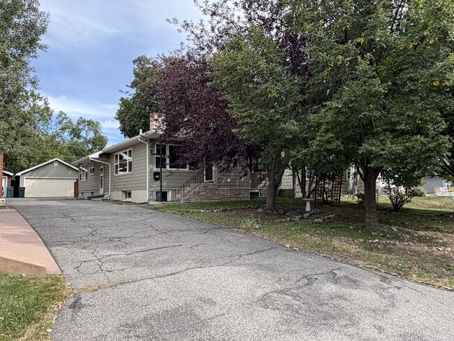 Building Photo - 1019 Poly Dr