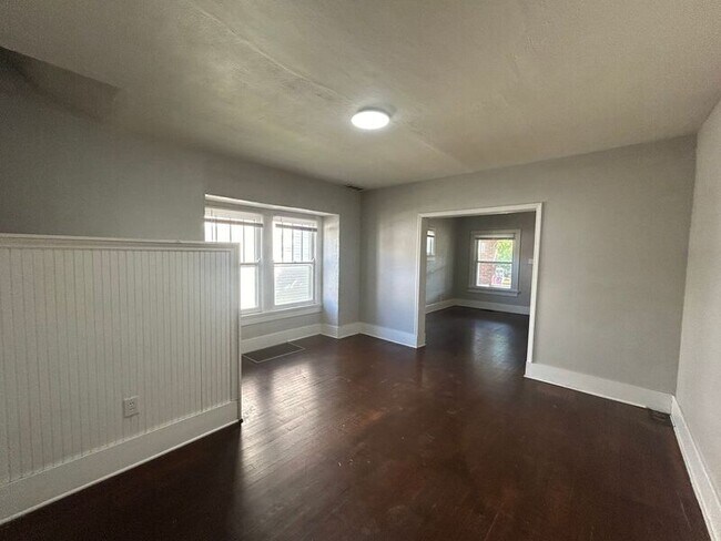 Foto del edificio - 1337 Pursell Ave