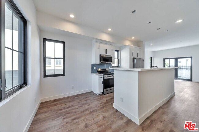 Foto del edificio - 1024-1024 Masselin Ave
