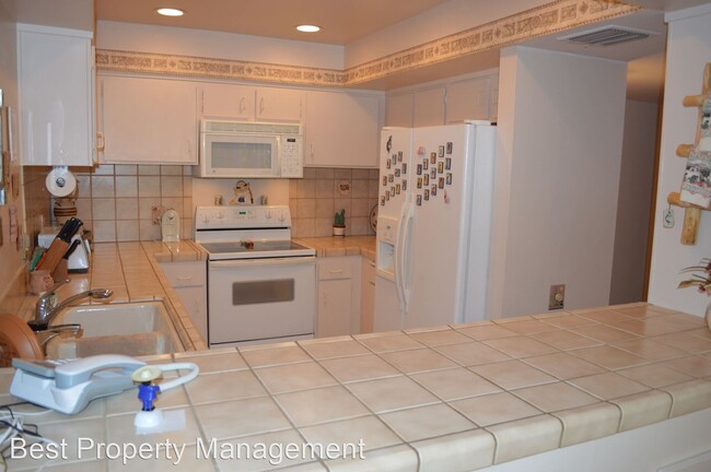Building Photo - 2696 S Sierra Madre