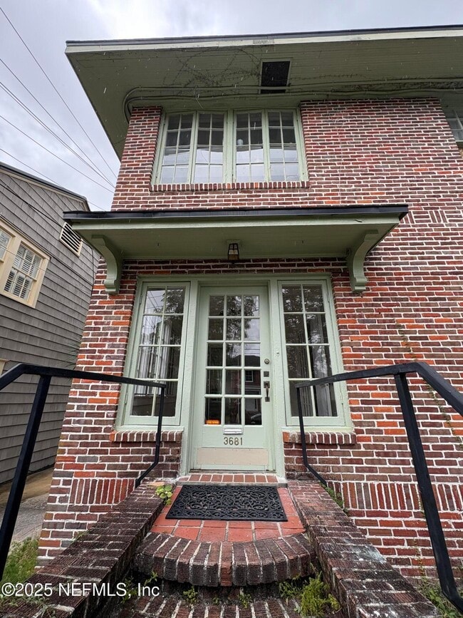 Foto del edificio - 3681 Hedrick St