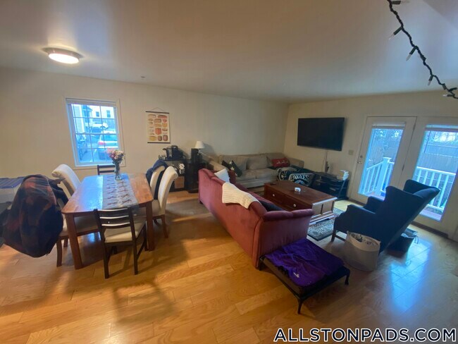 Foto del edificio - 36 Raymond St