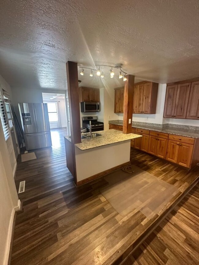Building Photo - Beautiful home in great location