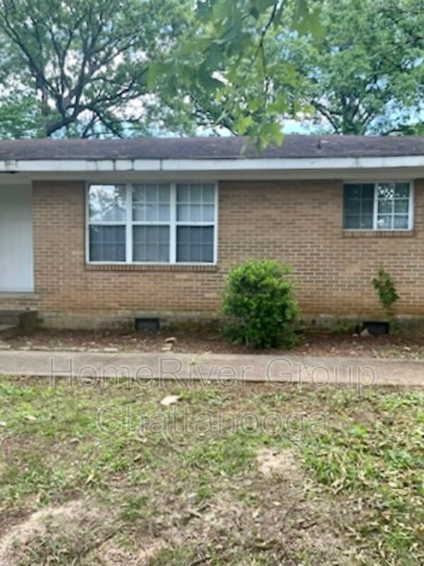 Building Photo - 4942 Sarasota Dr