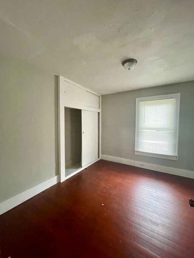 Foto del edificio - 107 S Livingston St