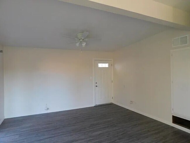 Building Photo - 5322 Via Aquario