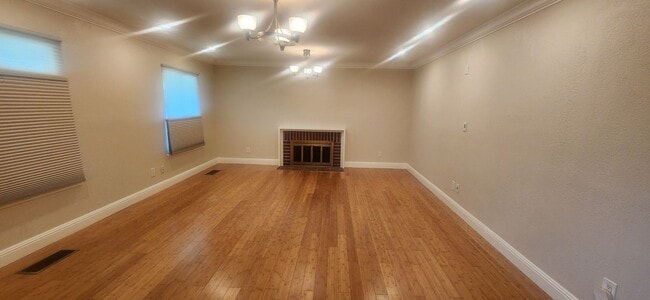 Building Photo - Beatutiful 4 Bedroom Greenhaven Home with ...