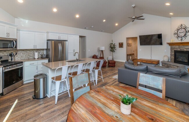 Foto del edificio - Newly Built Spacious Home, Fully Equipped ...