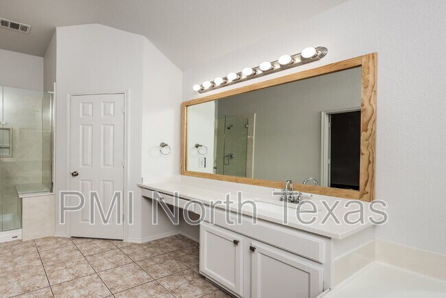 Building Photo - 9112 Garden Grove Dr