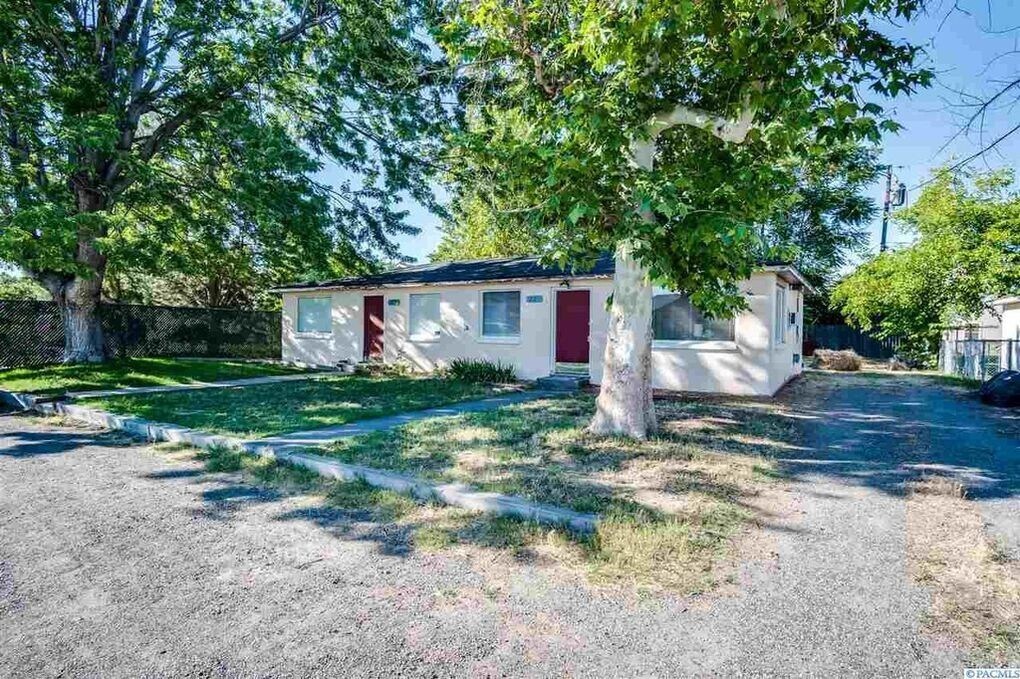 Primary Photo - Cute and Cozy Updated Duplex in Kennewick ...