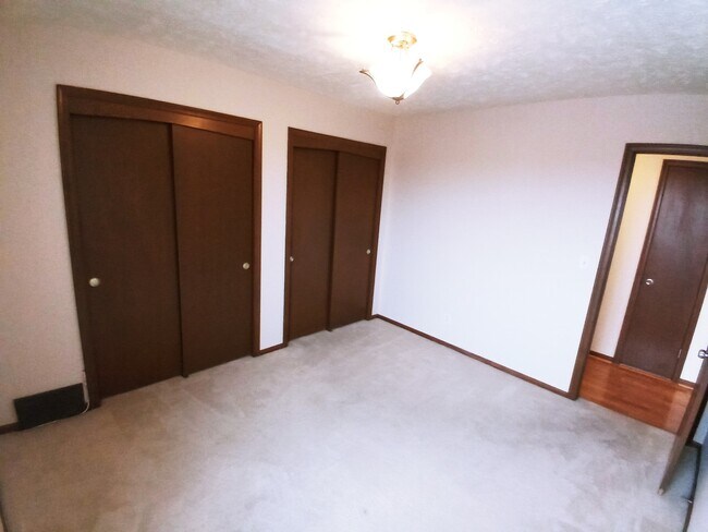 Building Photo - 500 S 37th St