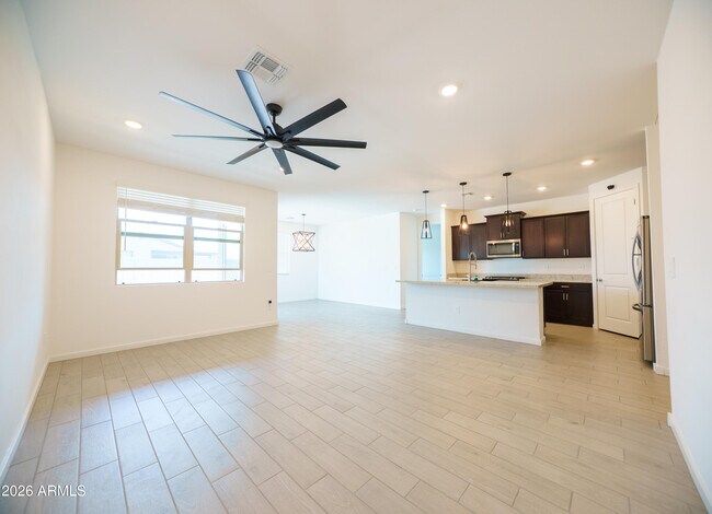 Foto del edificio - 35215 W Marin Ave