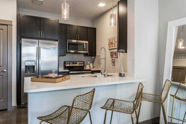 Foto del edificio - Your Downtown Lifestyle Begins Now