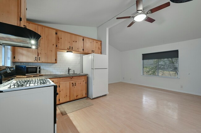 Foto del edificio - 515 Pecan Grove Rd