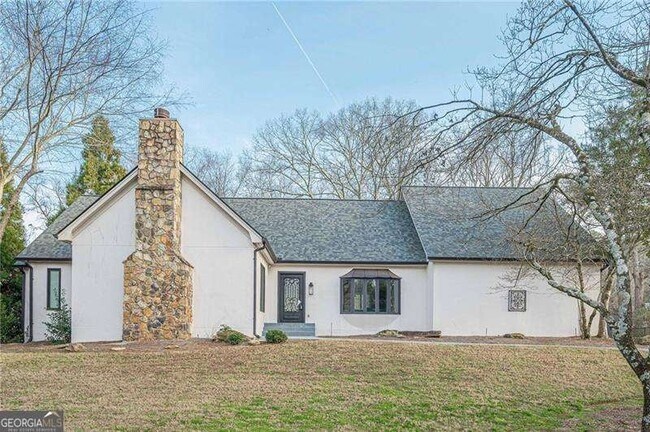 Building Photo - 4562 Columns Dr SE