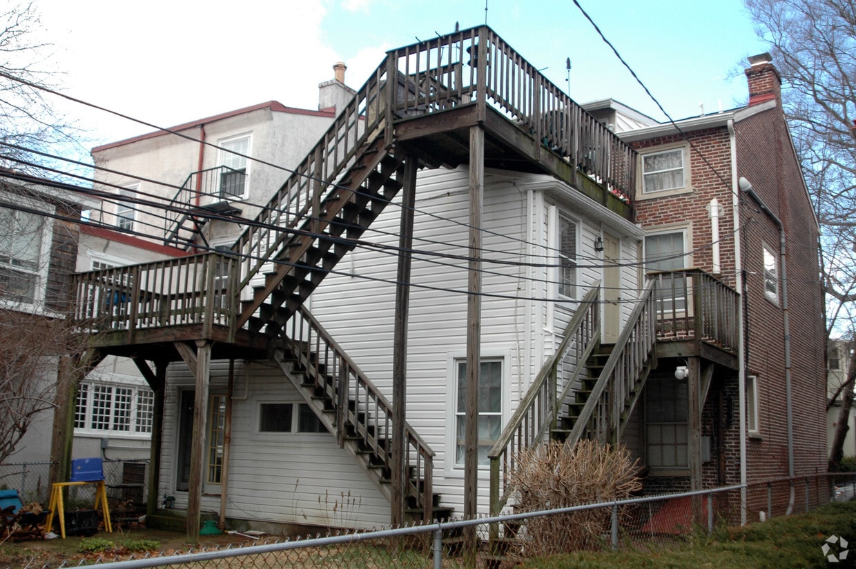 Building Photo - 122 W Miner St