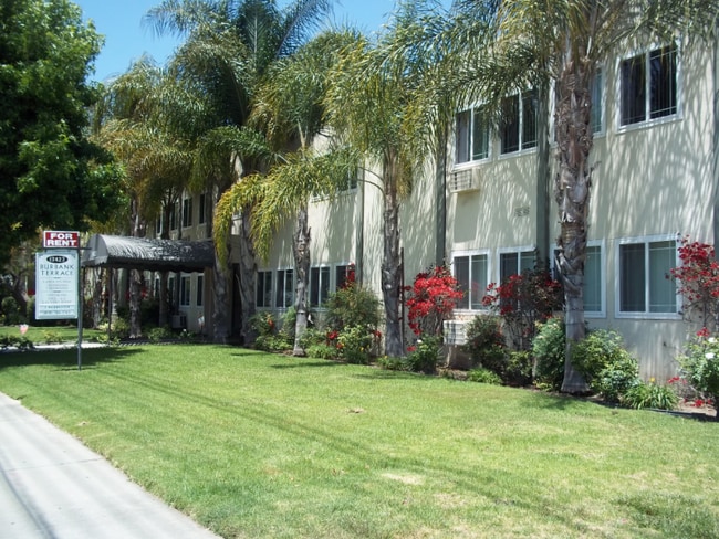 Foto del edificio - 13423 Burbank Blvd