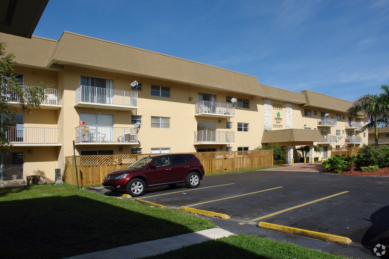 Foto del edificio - Gallowood Condominium