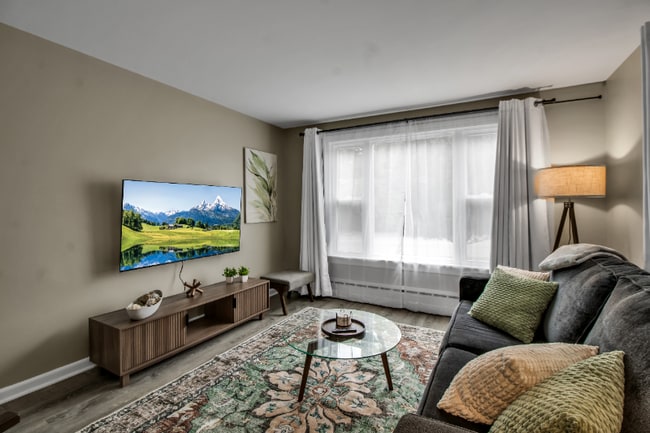 Building Photo - 1540 Abbott Rd