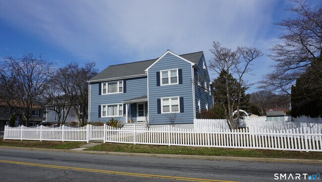 Foto del edificio - 228 Jennings Rd