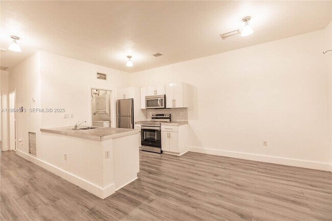 Foto del edificio - 445 NW 77th St