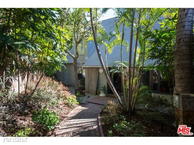 Foto principal - 8650 Pine Tree Pl