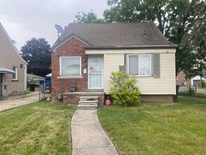 Building Photo - 7600 Pierson St