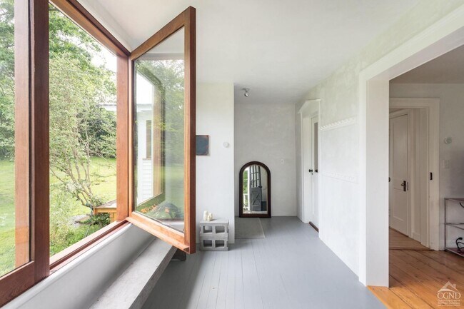 Building Photo - 16 Broadway